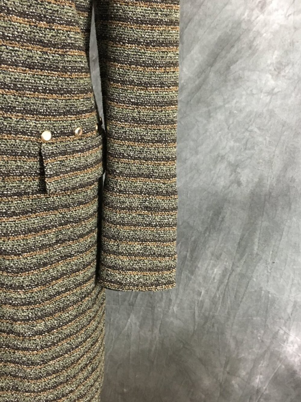 BEAUTIFUL St John collection knit green multi jacket skirt suit size 12 - Picture 6 of 10